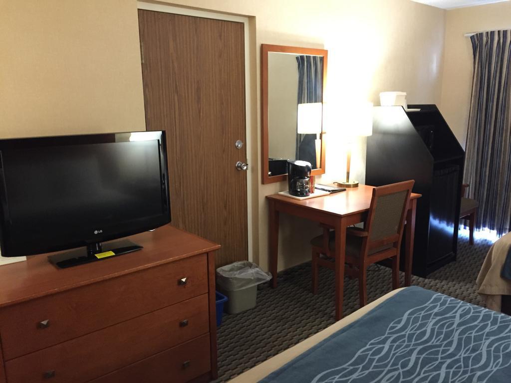 Comfort Inn Airport West Mississauga Exterior foto