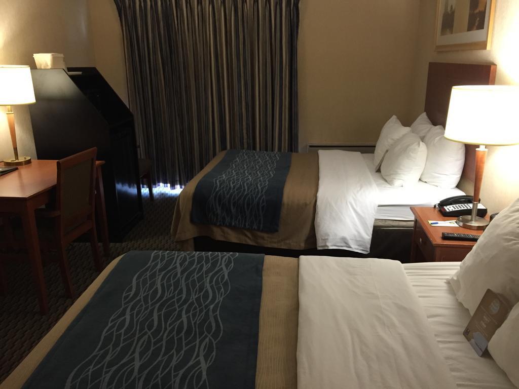 Comfort Inn Airport West Mississauga Exterior foto